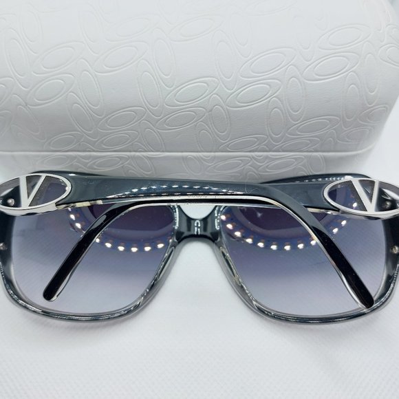 Valentino 5703/U/S Gradient Lens Black Framed Sunglasses - Picture 10 of 12